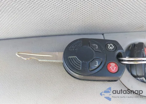 2011 Ford Fusion Se z USA, uszkodzony, nr VIN 3FAHP0HG4BR239219